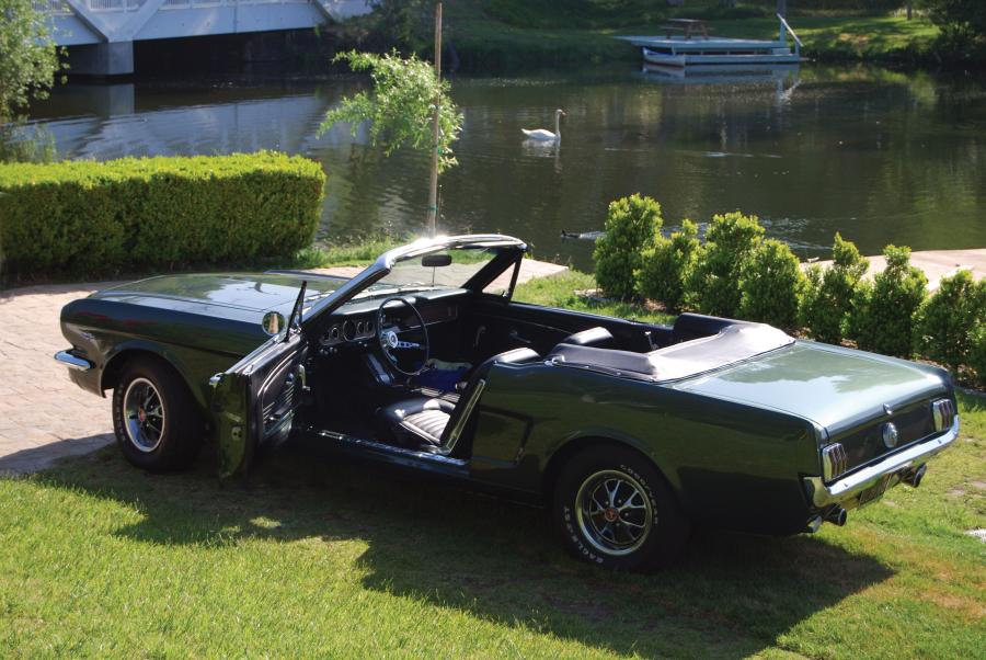  Ford Mustang GT Convertible 1966 года  (фото 8 из 24)